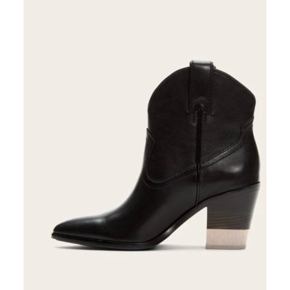 Frye Chevron Short Bootie Black Leather PRISTINE 6 - Picture 3 of 12